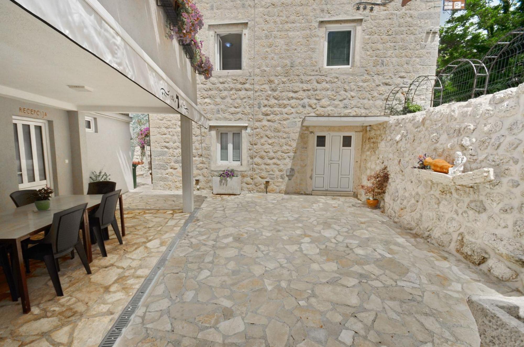 Apartments Mir I Dobro Kotor Zewnętrze zdjęcie