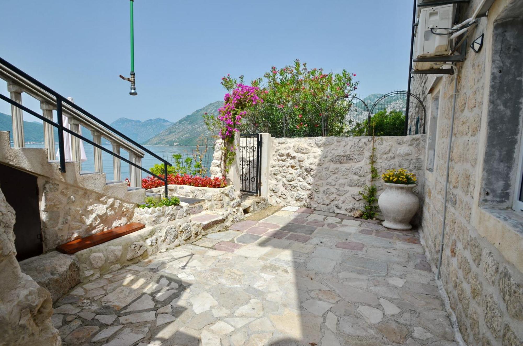 Apartments Mir I Dobro Kotor Zewnętrze zdjęcie