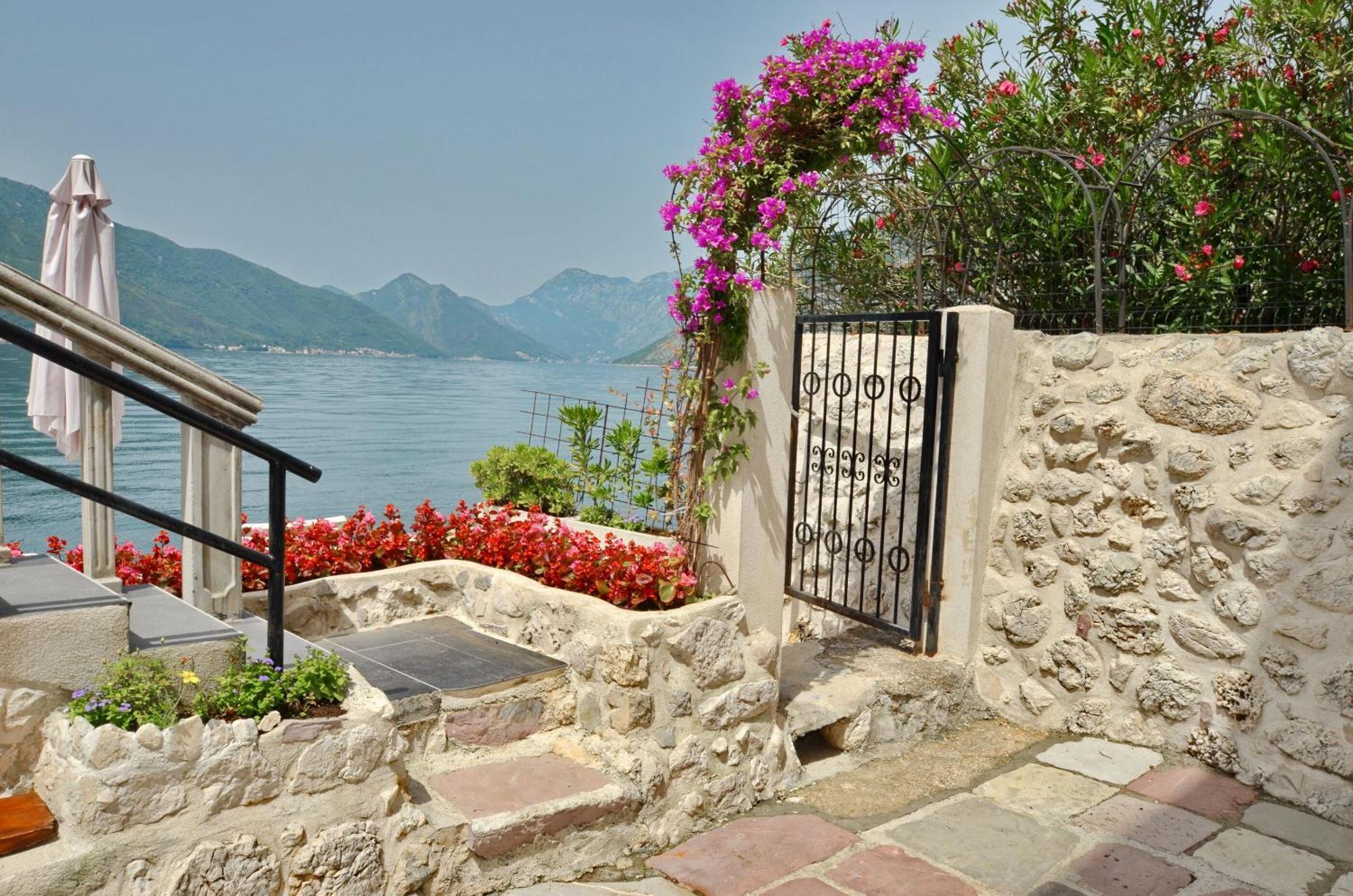 Apartments Mir I Dobro Kotor Zewnętrze zdjęcie